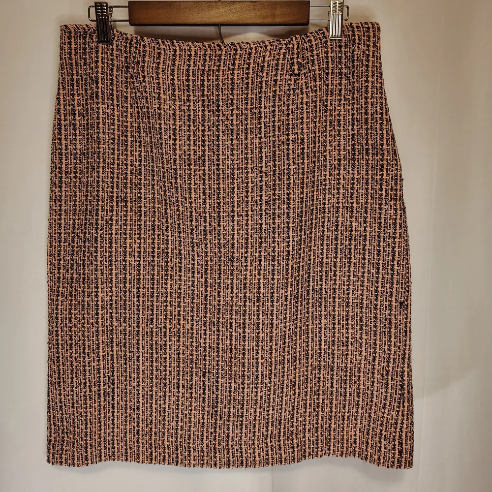 Evan Picone Textured Pink and Black Pencil Skirt